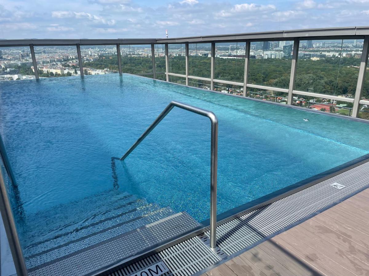 Sunrise Above Sky With Rooftop Pool Vienne Extérieur photo