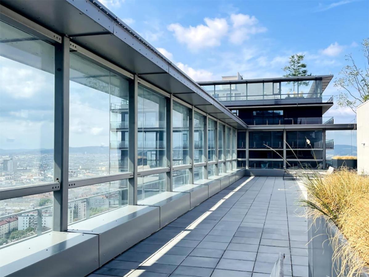 Sunrise Above Sky With Rooftop Pool Vienne Extérieur photo