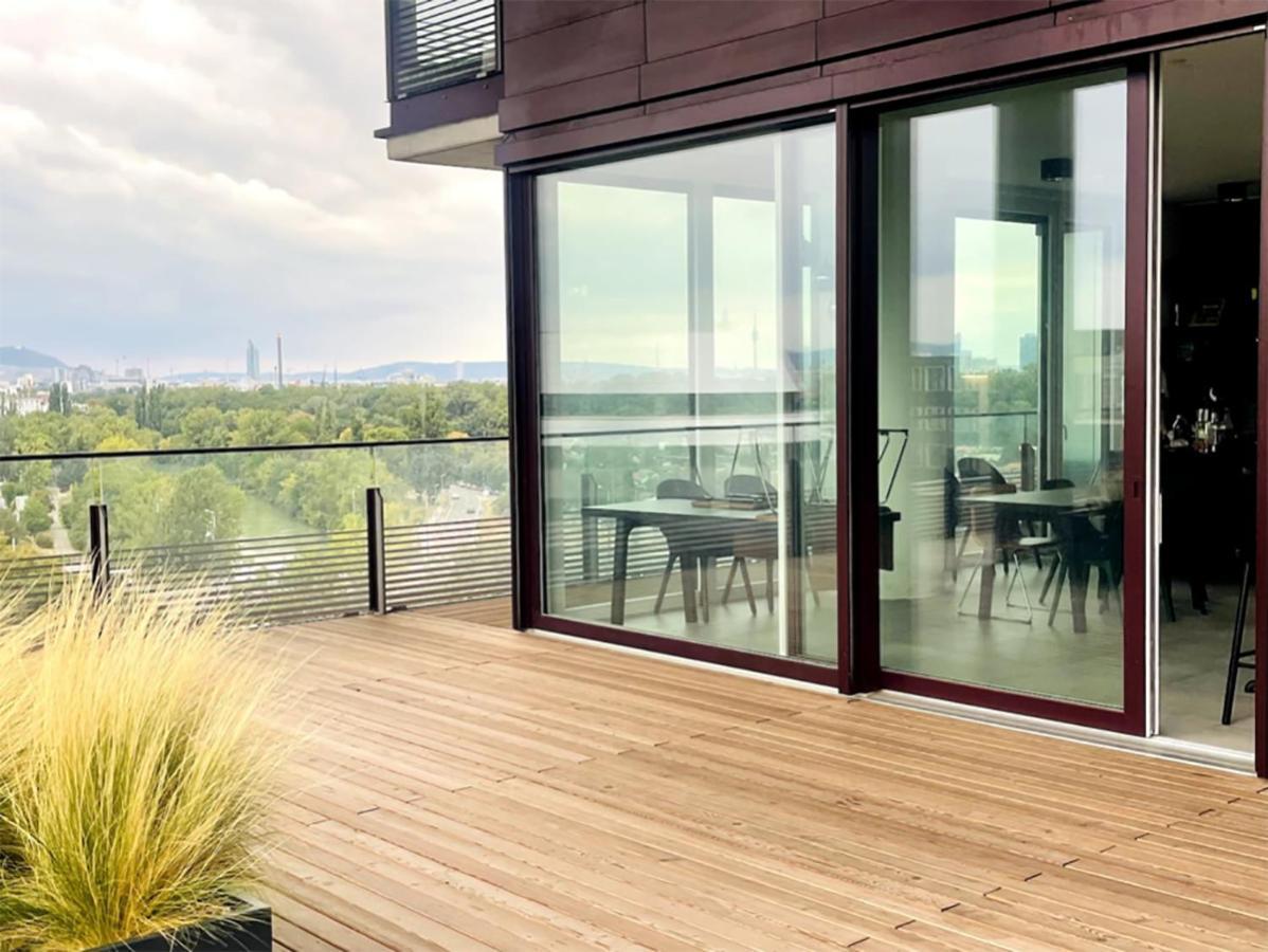 Sunrise Above Sky With Rooftop Pool Vienne Extérieur photo